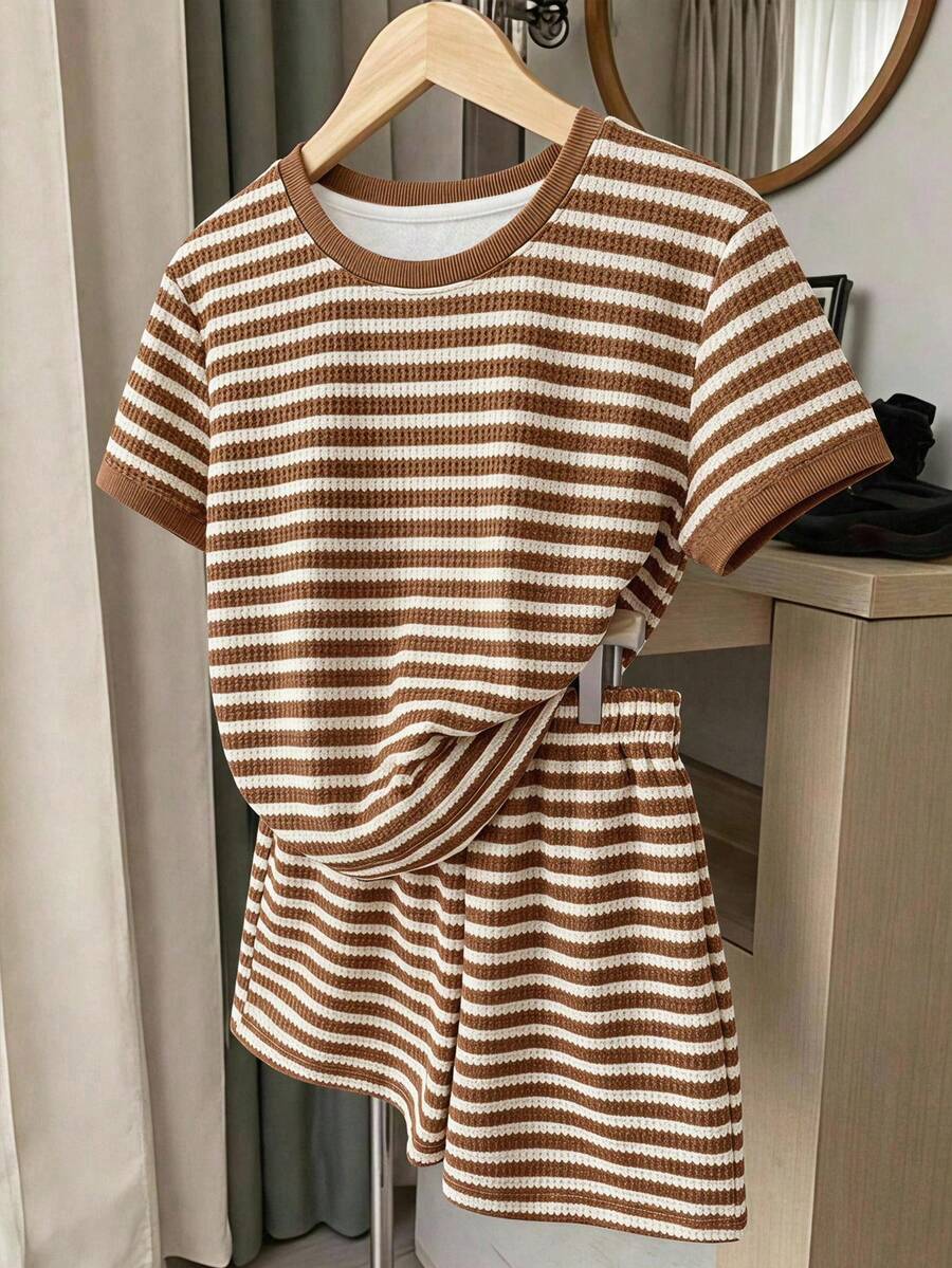 Young Girl Young Girl Casual Minimalist Short Sleeve T-Shirt And Shorts 2-Piece Set Suitable For Summer