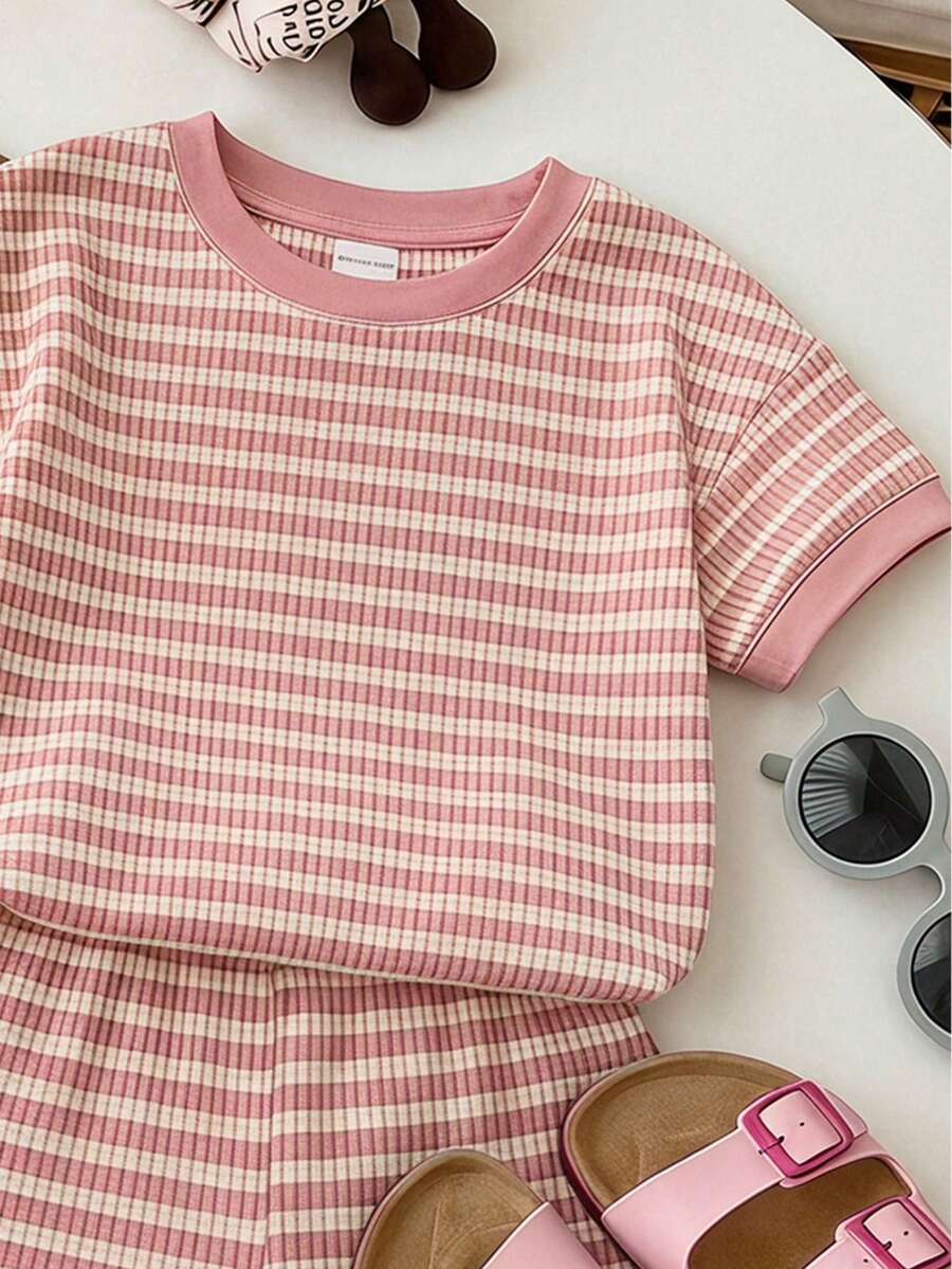 Young Girl Young Girl Casual Minimalist Short Sleeve T-Shirt And Shorts 2-Piece Set Suitable For Summer