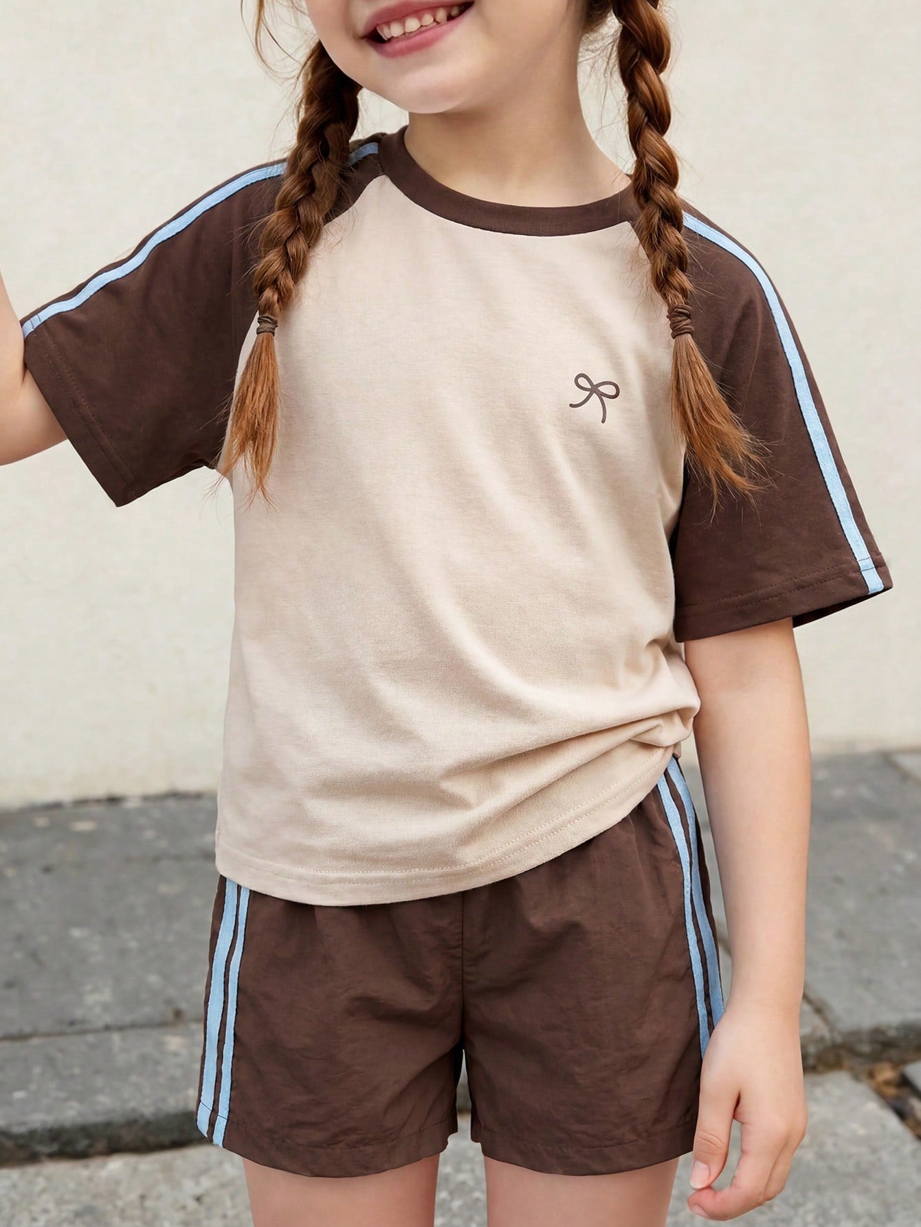 Genkimix Kids Young Girls Casual Light Sports Print Leopard Raglan T-Shirt With Cute Bow Front, Contrast Pink Knit Jersey Fabric, Y2K Retro Double Stripe Leopard Shorts Set, Suitable For Casual Activities, Street Style, Sports